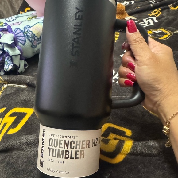 Stanley Matte Black 40oz Tumbler. New. - Picture 3 of 6